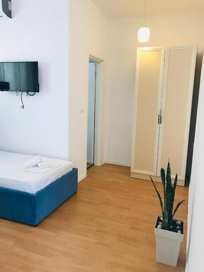 סרנדה Enia'S Room דירה